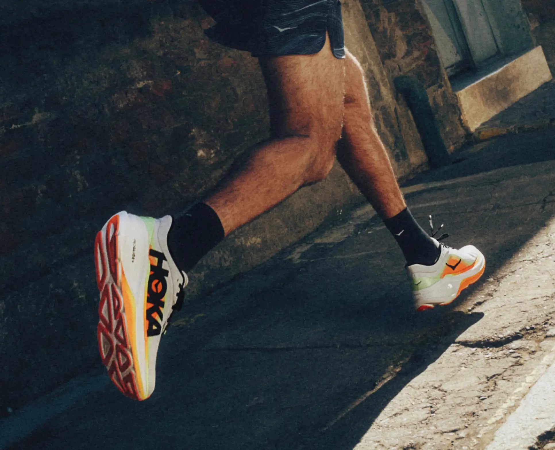 HOKA - CLIFTON PRO - MEN