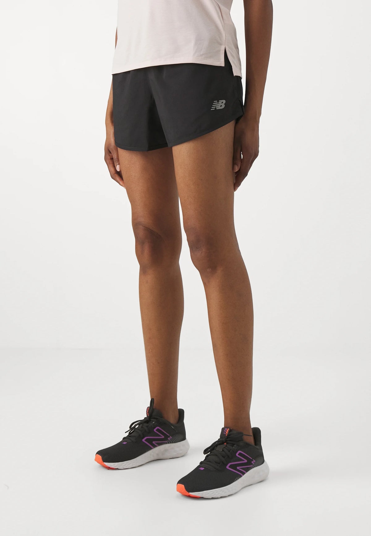 NEW BALANCE - ESSENTIAL SHORT 5'' - WOMEN