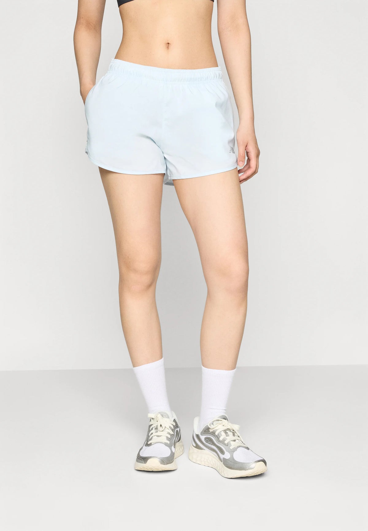 NEW BALANCE - ESSENTIAL SHORT 5'' - WOMEN