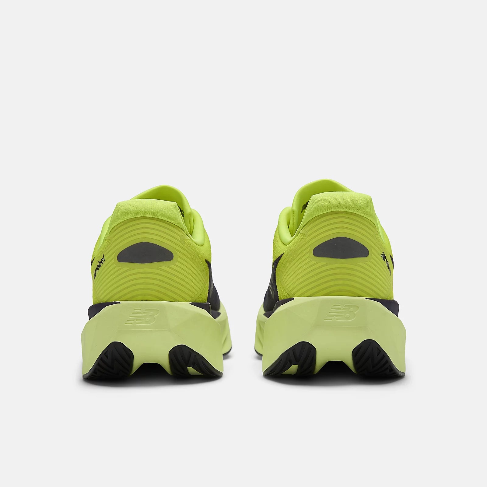 NEW BALANCE - FUELCELL REBEL V5 - M