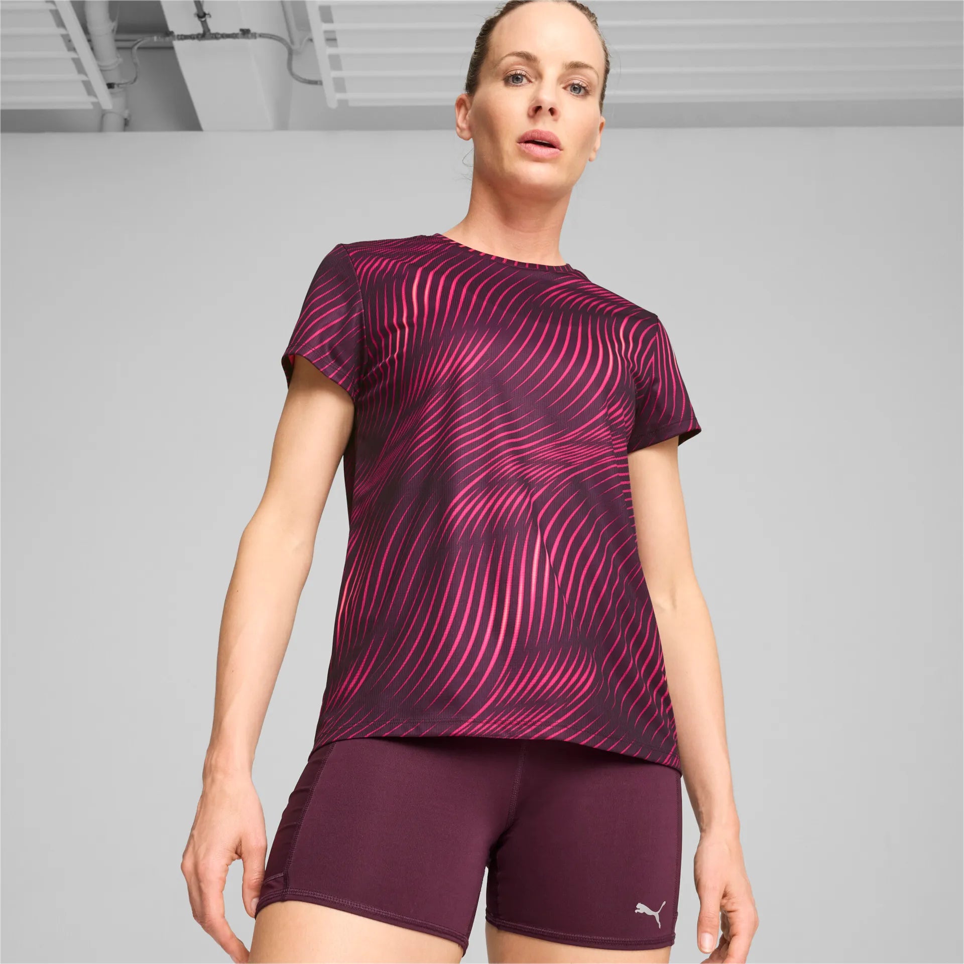 PUMA - RUN FAVORITE AOP TEE - W