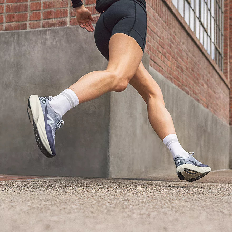 NEW BALANCE - FUELCELL  REBEL V5 - WOMEN